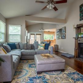 Comfortable, Family and Business Friendly 2BD/2BA House in North Austin, hotel in Austin