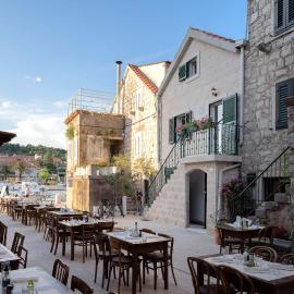 Bobotovi Central Sea View Apartment