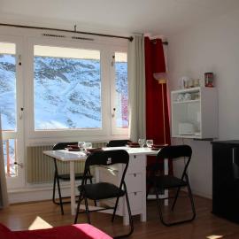 Studio au pied des pistes + Cellier, hotel i La Mongie