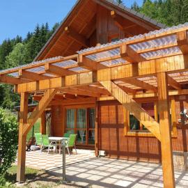 Ferienhäuser Familie Hofer Stockenboi Weissensee, hotel in Stockenboi