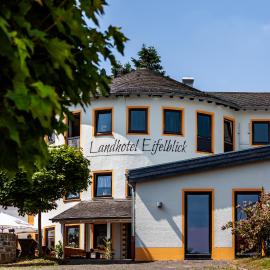 Landhotel Eifelblick、シュタットキルのホテル