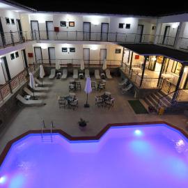 Sun Hotel, hotel Políhronóban