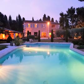 LE CLOS DES CYPRES - Maison d'hôtes de Charme - Diner Gourmet & Bien-être