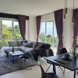 Santubong Suites A Just Like Home Damai, hotel di Kuching