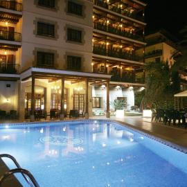 Hotel La Carolina, hotel u Ljoret de Maru