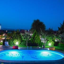 Guest House Raiski Kаt, hotel in Mezek