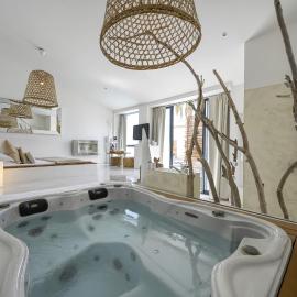 Mas Sainte Marie ,Piscine Chauffée, hotel in Aigues-Mortes
