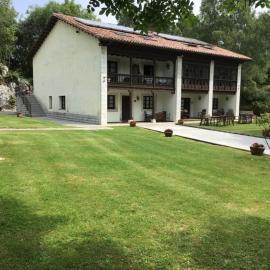 Apartamentos Buga, hotel u gradu Posada