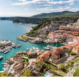 PORTOPICCOLO Luxury Penthouse Private Beach!, Hotel in Sistiana