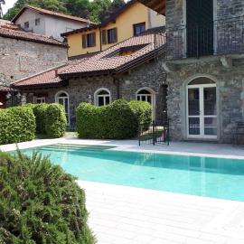 BELLAGIO DREAMS APT, pool, with private garden, near lake