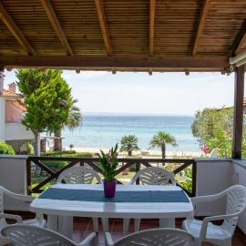 Alexger Beach Front Deluxe house, hotel em Nikiti