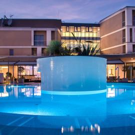 Aura Hotel Adults Only, хотел в Балатонфюред