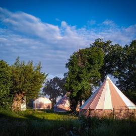Cool Under Canvas, hotel a Miremont