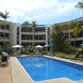Placid Waters Holiday Apartments, hotel en Bongaree