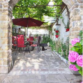 Cozy Istrian House, hotel in Izola