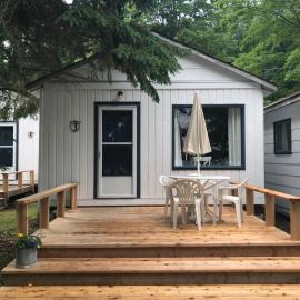 Beachside on Lake Muskoka, отель в городе Порт-Карлинг