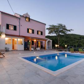 Holiday Home Koprivno, hotel u gradu Koprivno