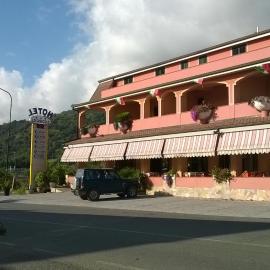 HOTEL LO SVINCOLO, hotel en Falerna