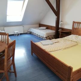 Pension U kostela, hotel di Český Brod