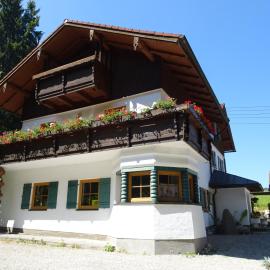 Villa im Wald, hotel in Roßhaupten