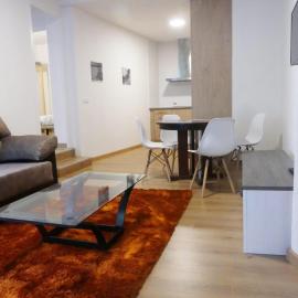 APT 2 Acollidor al Centre històric de Vic APTGARBI, hotel en Vic