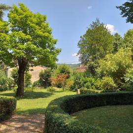 Le Jardin Secret, hotel u gradu Saint-Antonin