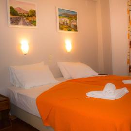 Eleni's House Skiathos – hotel w mieście Skiatos