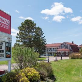 Canadas Best Value Inn & Suites Summerside, hotel em Summerside