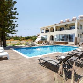 Coral Bay Sea Breeze - Rooftop Apt, Pool & Sea Views, Sleeps 8