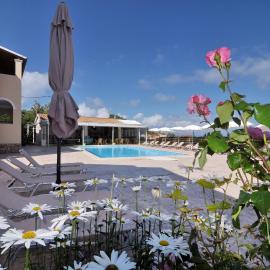 Makris Apartments Arillas Corfu, hotel sa Arillas
