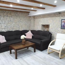 Luxury Stone Villa NONNA with Amazing Sea View, hotel u gradu Bribir