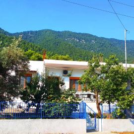 Johnie's Villa, hotel in Neo Klima