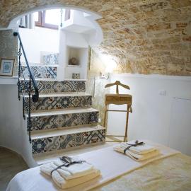 HOME 5 - Giù in Dimora, hotel Putignanóban