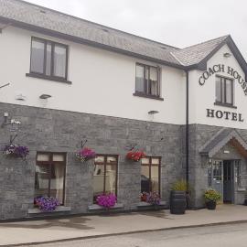 Coach House Hotel Sligo, хотел в Ballymote