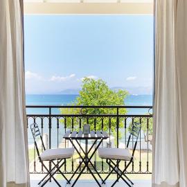 Kamini Apartments, hotel a Kavos