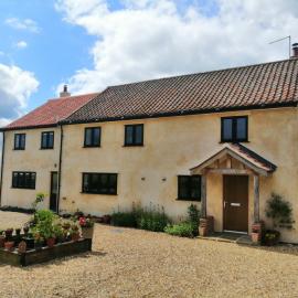 FIELDVIEW FARMHOUSE BED AND BREAKFAST, hotel a Colkirk