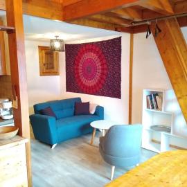 Appartement lumineux avec balcon à Arêches Beaufort โรงแรมในบูฟอร์