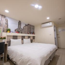 England Vacation Hotel, khách sạn ở Trung Lịch