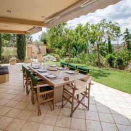 Family Getaway in Marathon by GHH, hotel u gradu Maraton