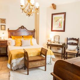 Mafloras Suites El Bosque, hotel i El Bosque