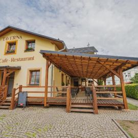 Hotel Taverna, hôtel à Javorník