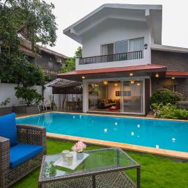 EL Lodge by VEO, StayVista - 3BHK Villa with Alfresco Dining & Private Pool, Hotel in Lonavla