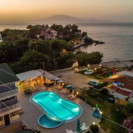 Amarylis Beachfront Studios, hotelli kohteessa Ammoudia