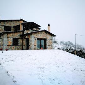 The dreamhouse kastoria, khách sạn ở Dhendrokhórion