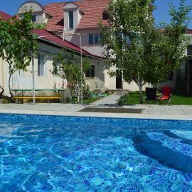 Tunduk Hostel، فندق في بيشكيك