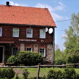 Gospodarstwo Agroturystyczne Powierzówka, hotel in Leśna