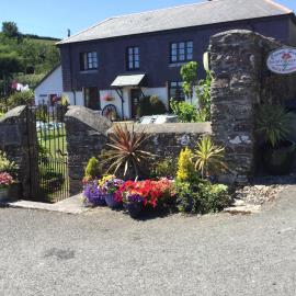 Coombe House B&B, hotel a Cawsand