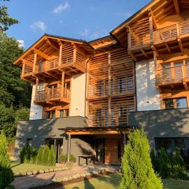 Appartamenti e B&B Casa Ester、バゼルガ・ディ・ピネのホテル