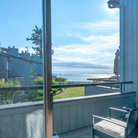 Oceanview Escape at Birch Bay with indoor Pool & Hot Tub, hotel in Blaine