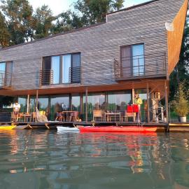 B&B Botel Charlie